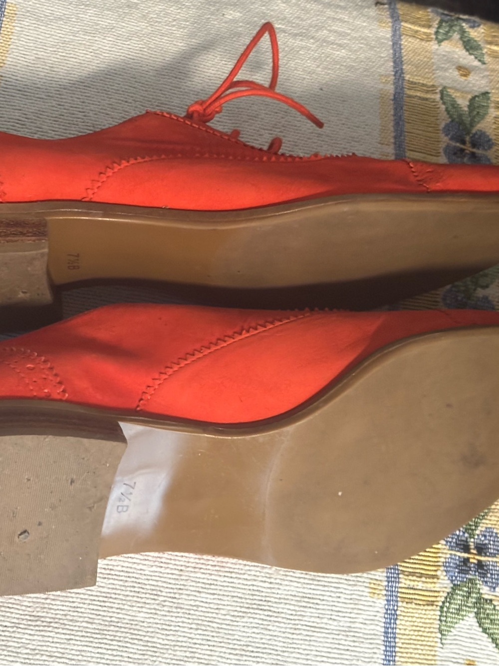 Talbot’s 7.5 B Red Suede Low Heeled Shoes - Picture 5 of 6
